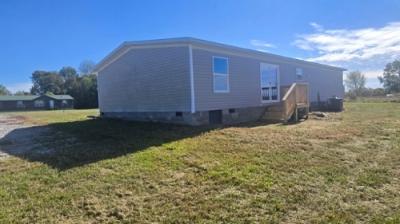 Photo 2 of 15 of home located at 341 Glover Hills Ln Glasgow, KY 42141