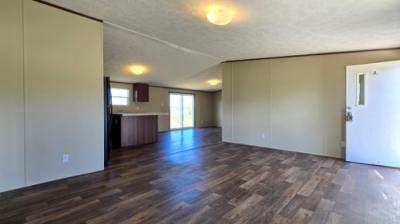 Photo 4 of 15 of home located at 341 Glover Hills Ln Glasgow, KY 42141