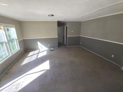 Photo 3 of 8 of home located at 985 Starr Hill Rd Paducah, KY 42003