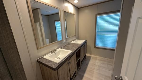 2023 BLUEBONNET 38CLB28643AH23 Mobile Home For Sale