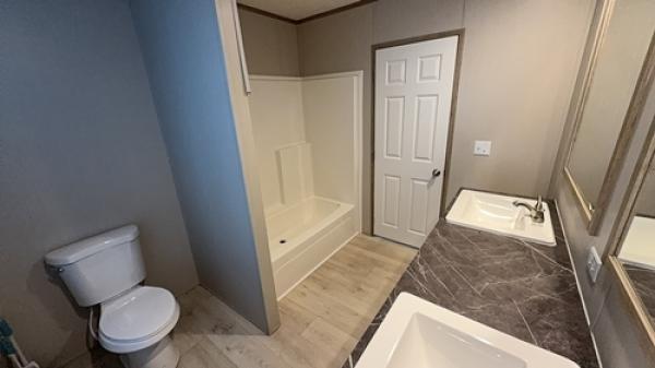 2023 BLUEBONNET 38CLB28643AH23 Mobile Home For Sale