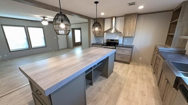 2023 BLUEBONNET 38CLB28643AH23 Mobile Home For Sale