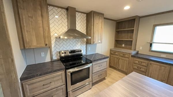 2023 BLUEBONNET 38CLB28643AH23 Mobile Home For Sale