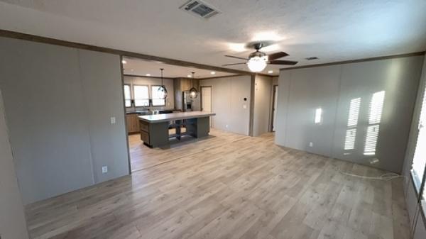 2023 BLUEBONNET 38CLB28643AH23 Mobile Home For Sale