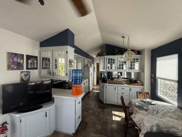 1998 OakP Mobile Home For Sale