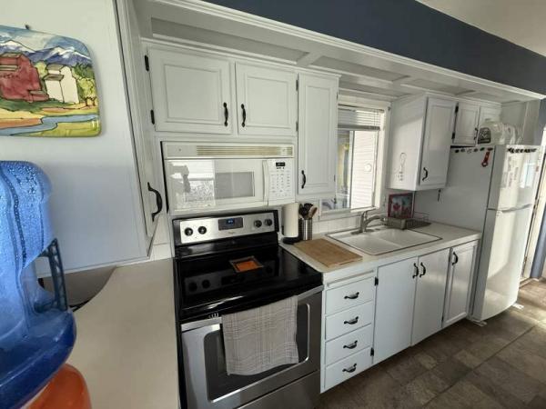 1998 OakP Mobile Home For Sale