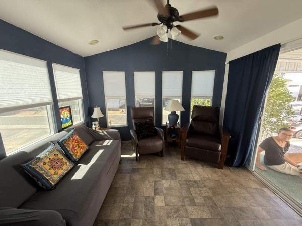 1998 OakP Mobile Home For Sale