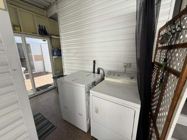 1998 OakP Mobile Home For Sale