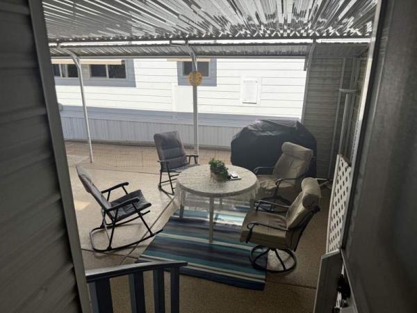 1998 OakP Mobile Home For Sale