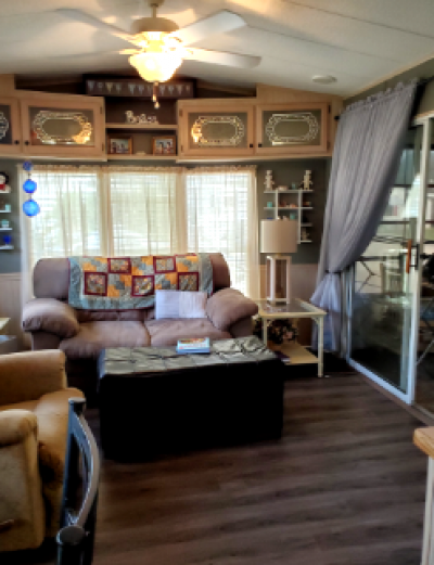 Photo 4 of 22 of home located at 19551 S Tamiami Trail  Site#506 Fort Myers, FL 33908