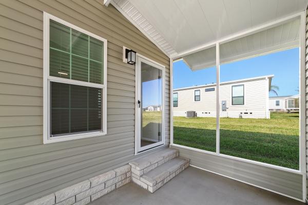 2025 Champion SIG4482D Mobile Home