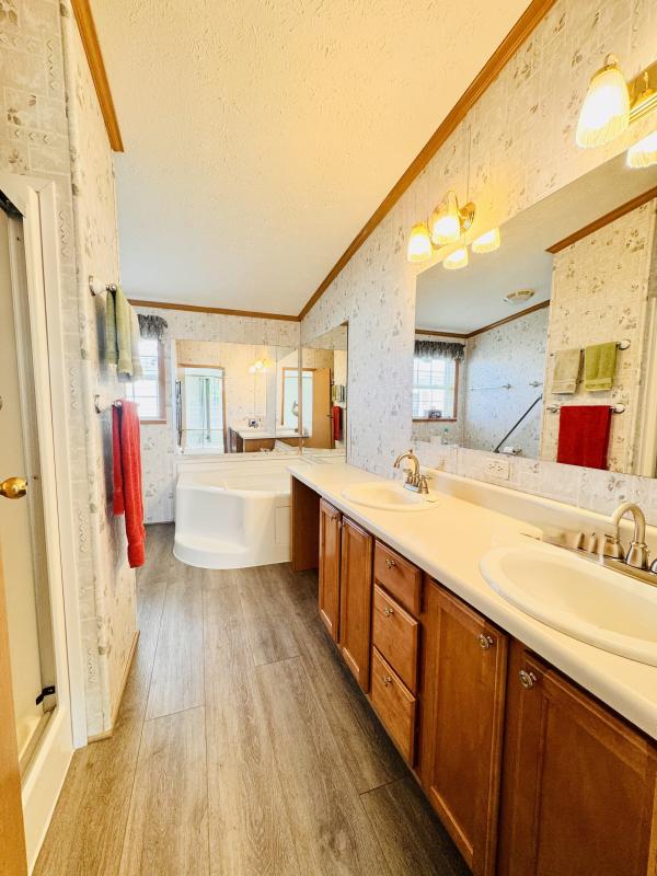 2004 Sweethart Homes HH11244INA1 Mobile Home