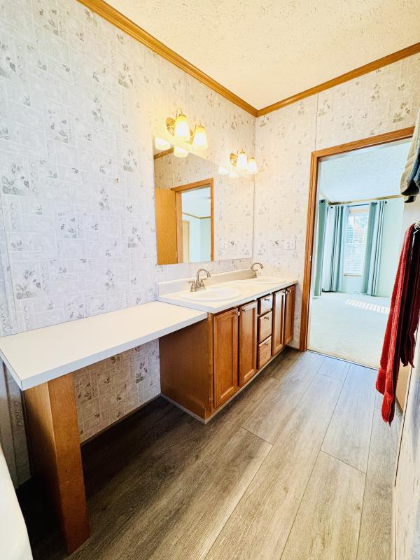 2004 Sweethart Homes HH11244INA1 Mobile Home