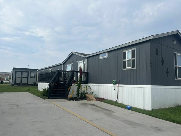 Photo 1 of 2 of home located at 4701 Anderson Rd Lot #360 Houston, TX 77053