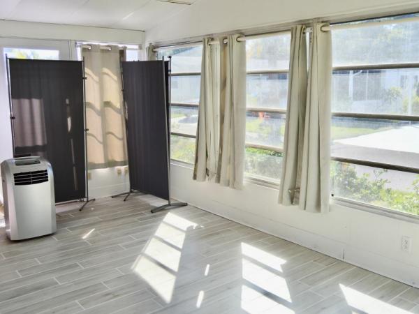 1980 SCHU Mobile Home