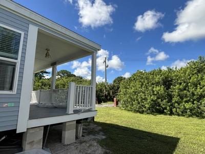 Photo 4 of 6 of home located at 1405 82nd Avenue, Site #103 Vero Beach, FL 32966