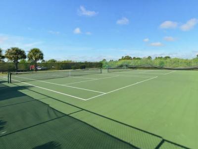 Photo 9 of 6 of home located at 1405 82nd Avenue, Site #103 Vero Beach, FL 32966