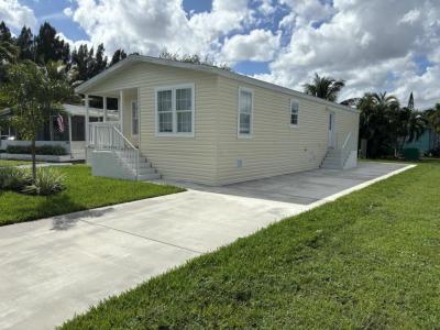 Photo 3 of 9 of home located at 5220 S.w. 33rd Street Davie, FL 33314
