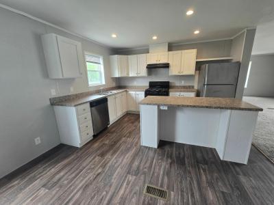 Mobile Home at 725 Oak Ln. Lot B40 Columbus, MI 48063