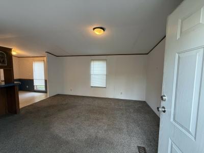 Photo 3 of 10 of home located at 3430 N. Peoria Drive Lot 178 Springfield, IL 62702