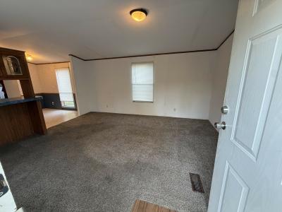 Photo 4 of 10 of home located at 3430 N. Peoria Drive Lot 178 Springfield, IL 62702