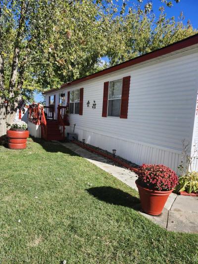 Photo 2 of 20 of home located at 5377 Labelle Dr. #380 White Lake, MI 48383