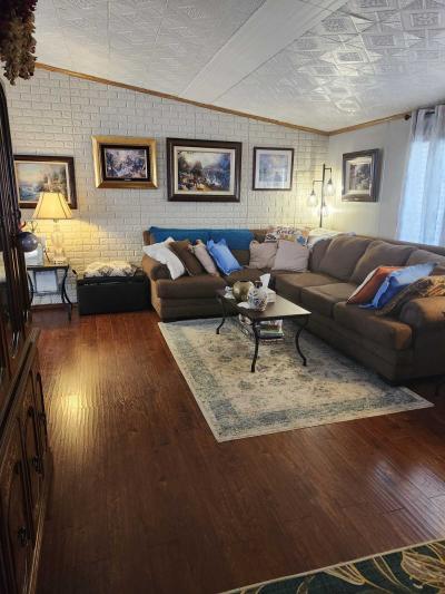 Photo 5 of 20 of home located at 5377 Labelle Dr. #380 White Lake, MI 48383