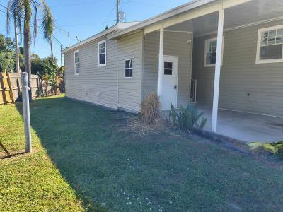 Photo 3 of 12 of home located at 925 301 Blvd East, Lot 73 Bradenton, FL 34203