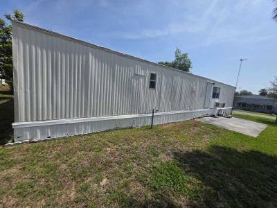 Photo 4 of 12 of home located at 2934 Griffin View Dr Lot 38 Lady Lake, FL 32159