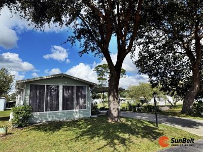 Photo 2 of 25 of home located at 987 Robin Drive Deland, FL 32724