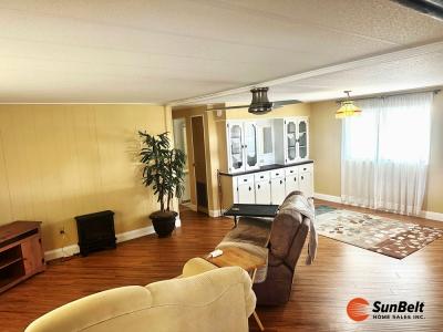 Photo 4 of 23 of home located at 25 Lavender Lane Eustis, FL 32726