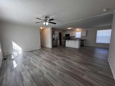 Photo 3 of 20 of home located at 10610 East Sr-762 #80B Lockbourne, OH 43137