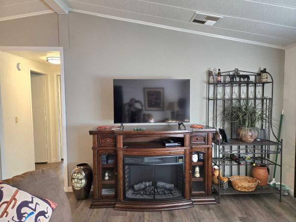 1985 WOODRIDGE Mobile Home