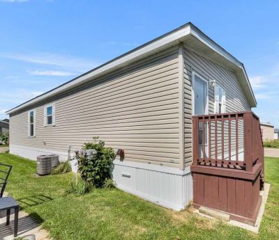 Photo 2 of 27 of home located at 174 Suzanne Blvd White Lake, MI 48386