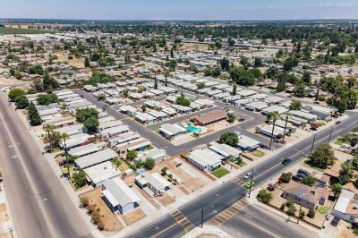 Photo 5 of 8 of home located at 560 W Pleasant Ave, #074 Tulare, CA 93274