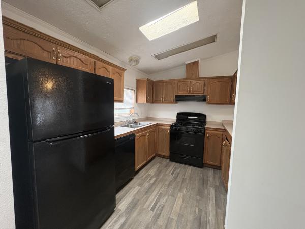 2000 Commander Housing Mobile Home