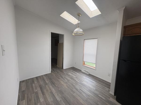 2000 Commander Housing Mobile Home