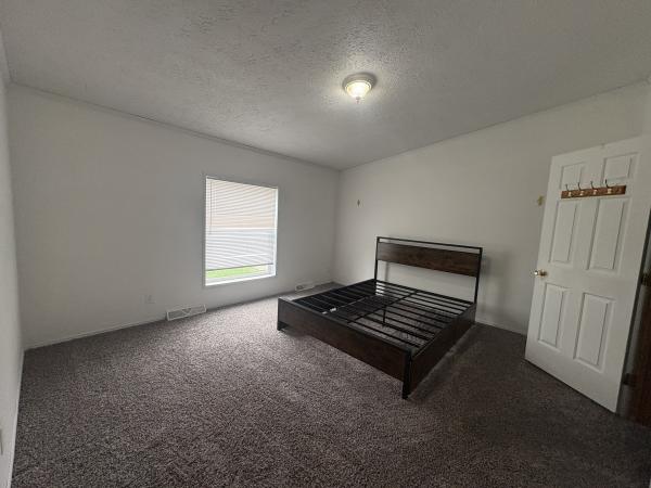 2000 Commander Housing Mobile Home