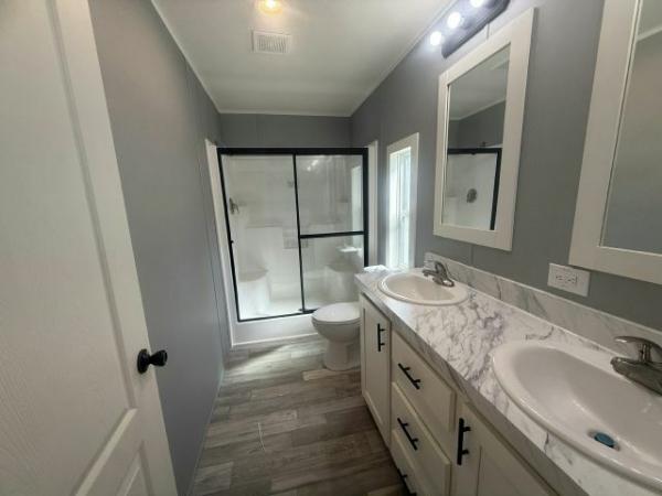 2025 Live Oak Homes Mobile Home For Sale