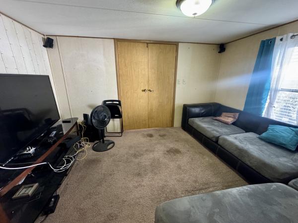 1988 OKSP 32620457A/BX Mobile Home