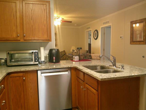 2005 Adrian H8483 Mobile Home