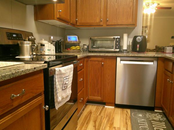 2005 Adrian H8483 Mobile Home