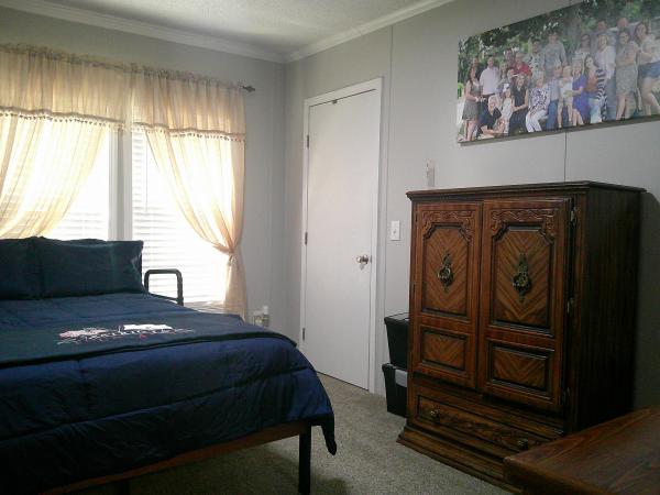 2005 Adrian H8483 Mobile Home