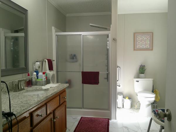 2005 Adrian H8483 Mobile Home