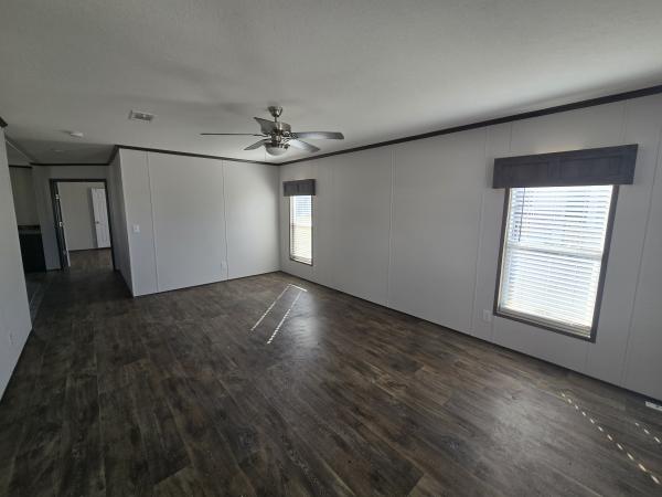 2022 Fleetwood 240AE28523R Mobile Home