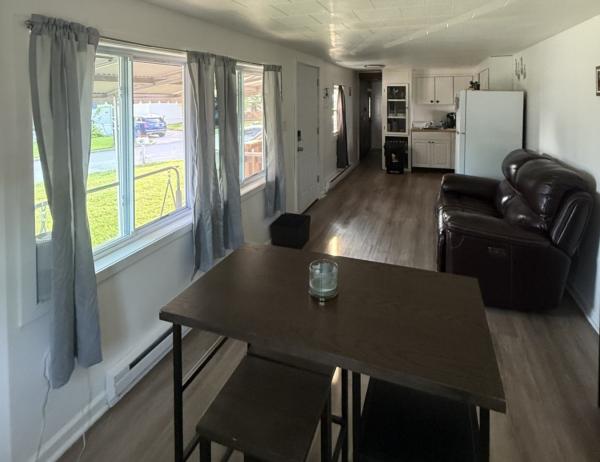 1986 Vindale mobile Home