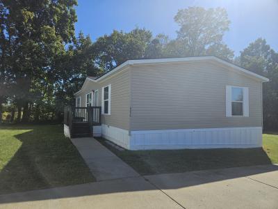 Photo 2 of 30 of home located at 116 Lynnwood Circle #54 Clarksville, TN 37040