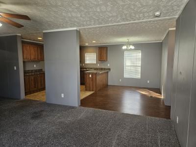 Photo 5 of 30 of home located at 116 Lynnwood Circle #54 Clarksville, TN 37040