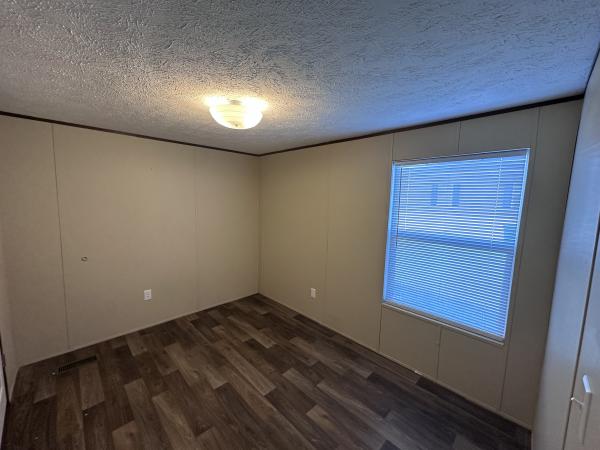 2021 47TRR16763AH19  Home