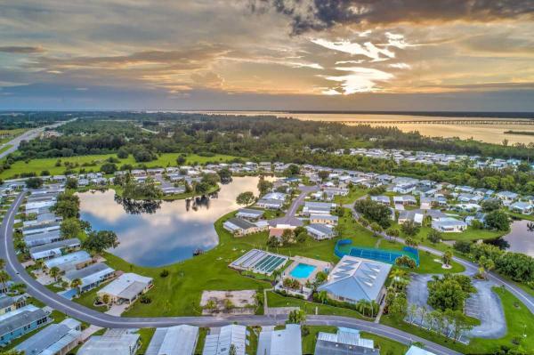 1999 Homes of Merit Manufactured Home